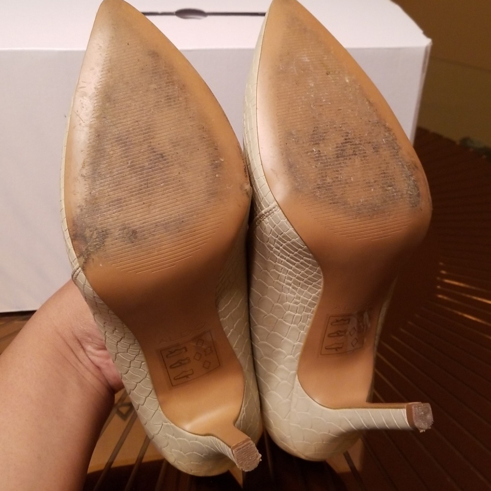 Shoes - Picture 5 of 7